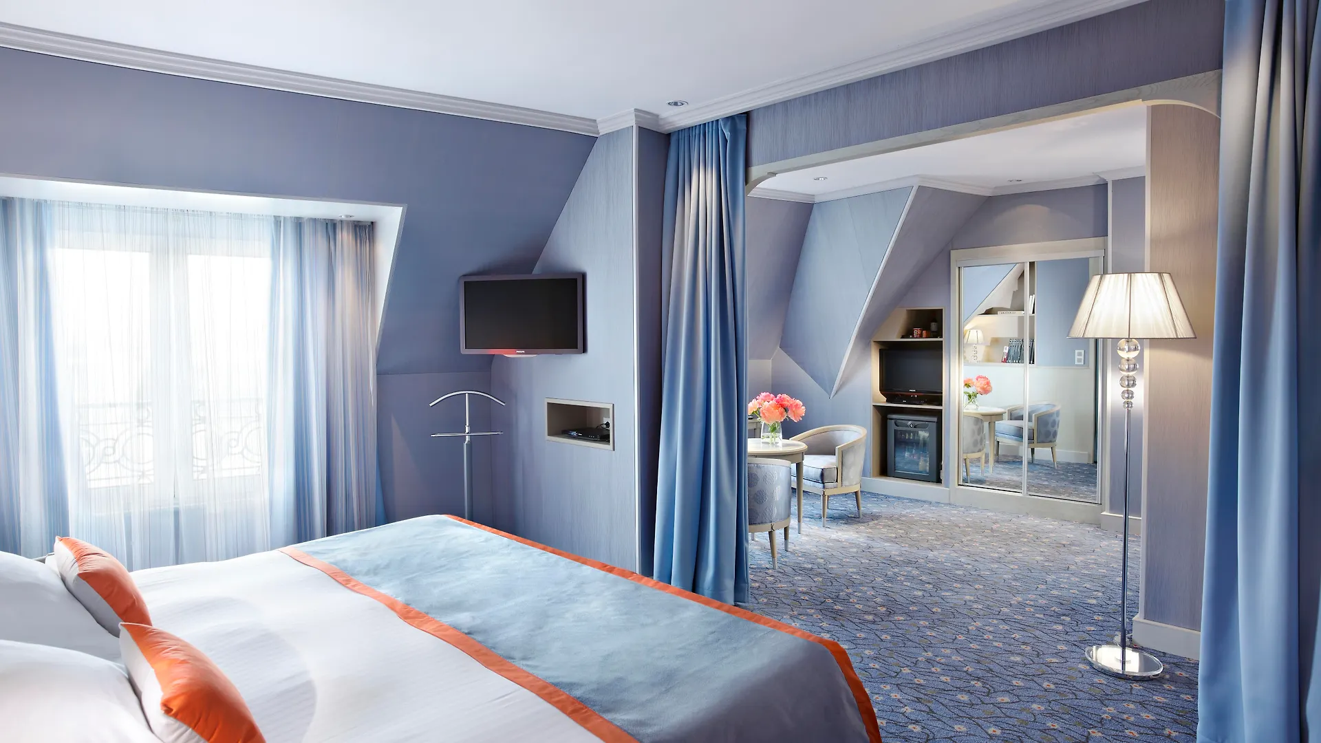 Hotel Rochester Champs Elysees 4*