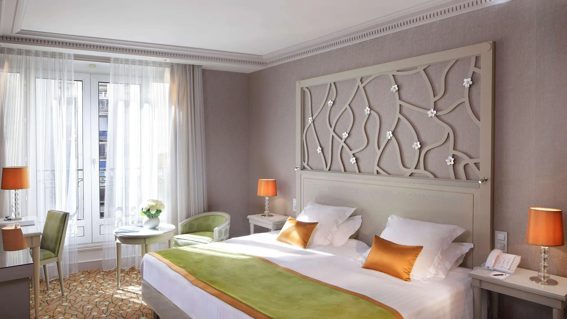 Hotel Rochester Champs Elysees 4*