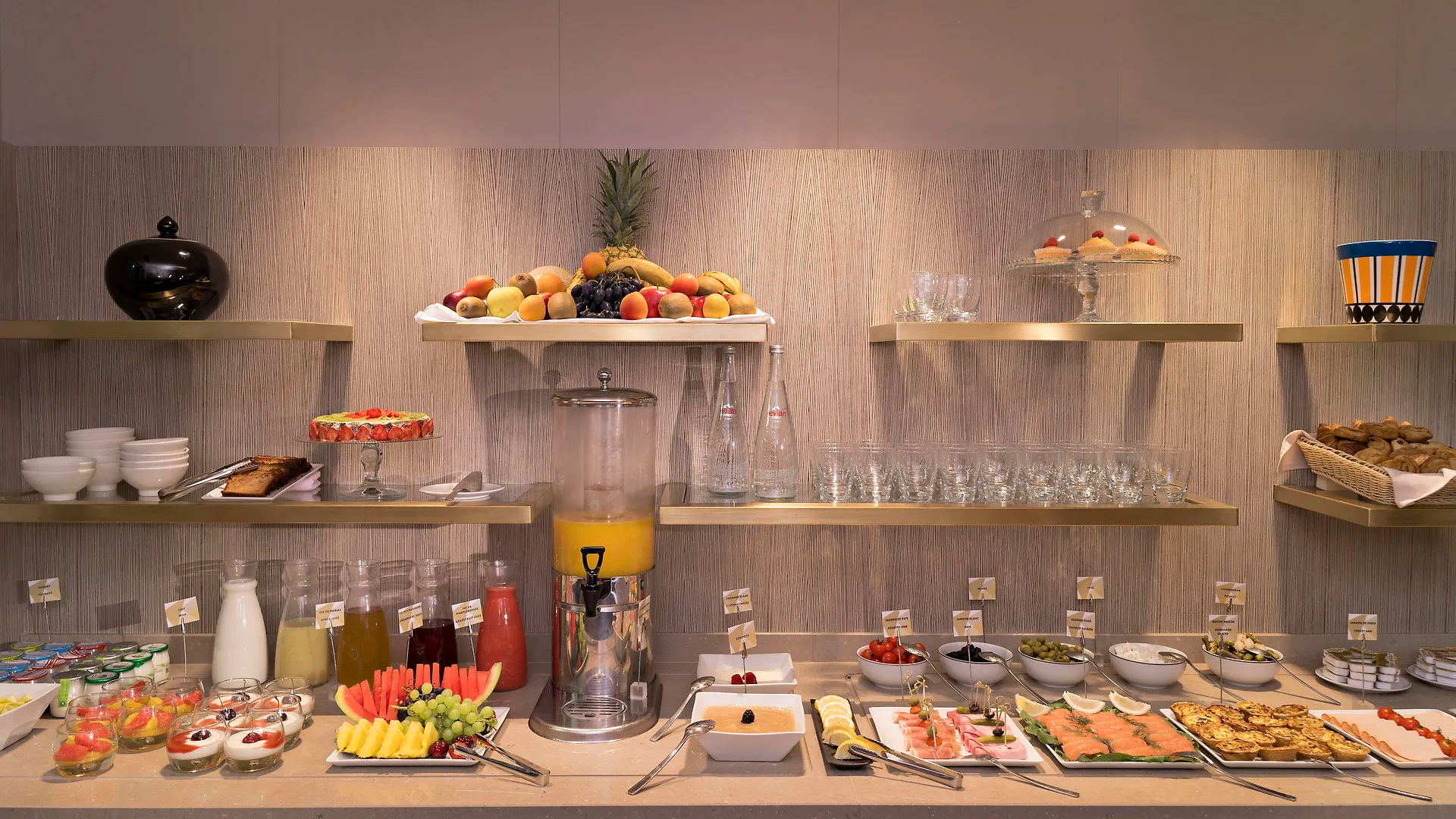 Hotel Rochester Champs Elysees Parijs