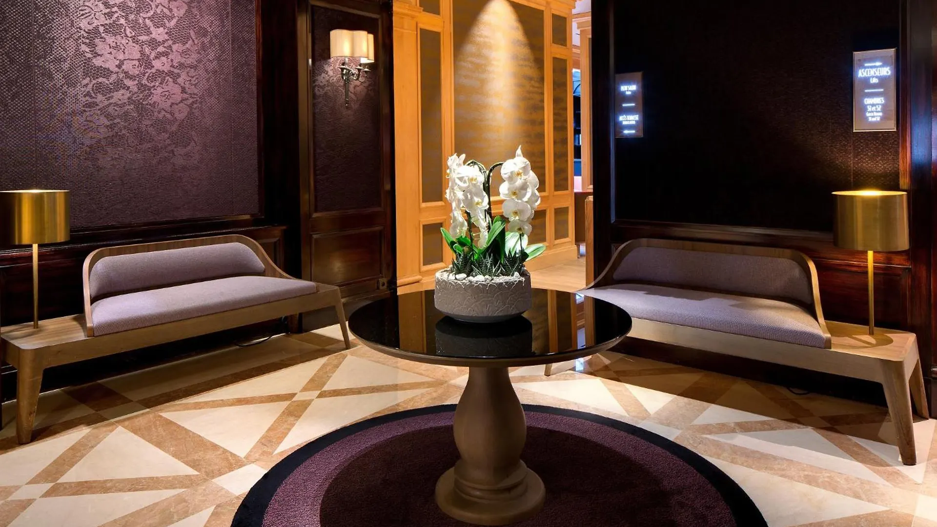 Hotel Rochester Champs Elysees 4*